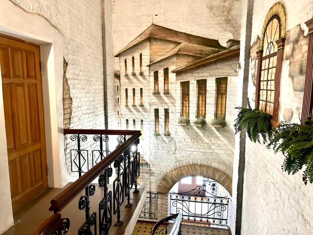 Apartments In The City Center, Near A Theatre, Zlata Plaza Rivne Exterior foto